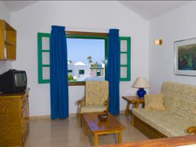 Apartamentos Las Acacias Пуэрто дель Кармен Экстерьер фото