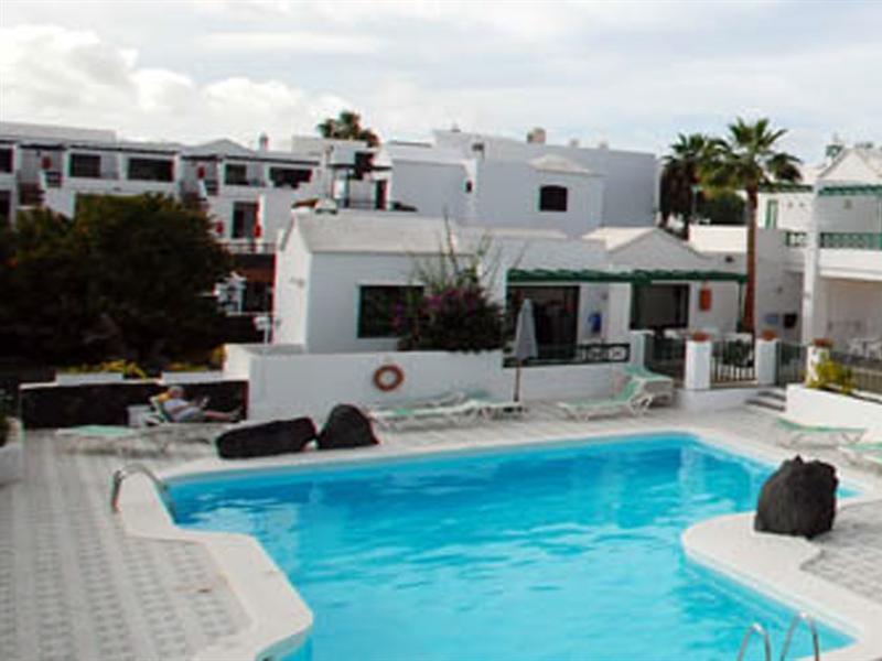 Apartamentos Las Acacias Пуэрто дель Кармен Экстерьер фото