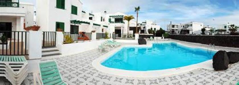 Apartamentos Las Acacias Пуэрто дель Кармен Экстерьер фото