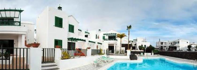 Apartamentos Las Acacias Пуэрто дель Кармен Экстерьер фото