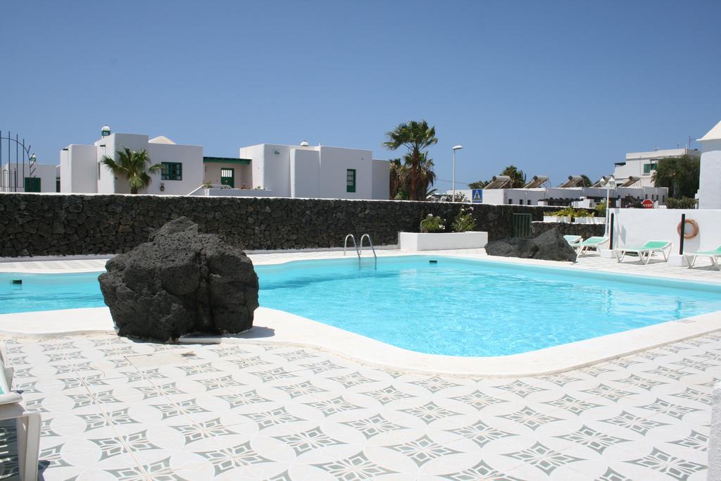 Apartamentos Las Acacias Пуэрто дель Кармен Экстерьер фото