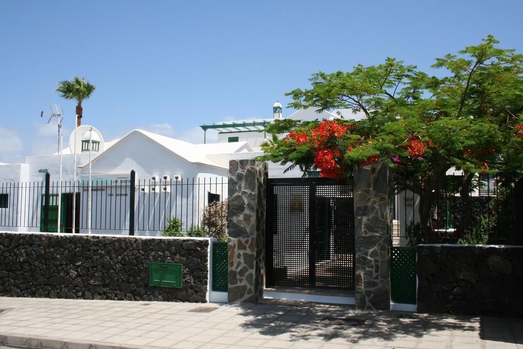 Apartamentos Las Acacias Пуэрто дель Кармен Экстерьер фото