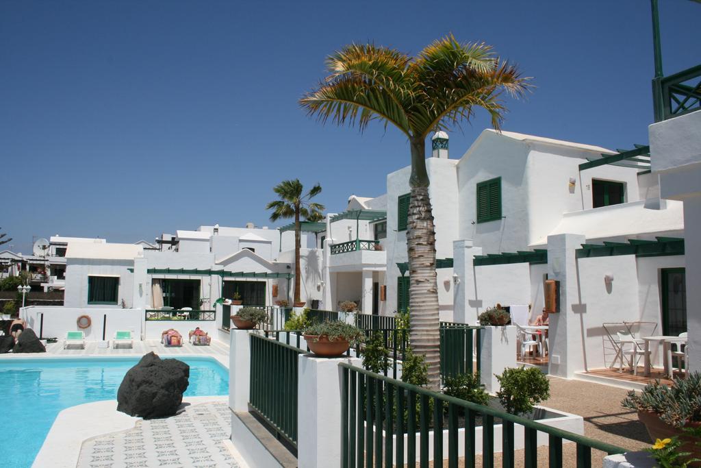 Apartamentos Las Acacias Пуэрто дель Кармен Экстерьер фото